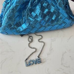 L🩵VE Crystal necklace that sparkles!